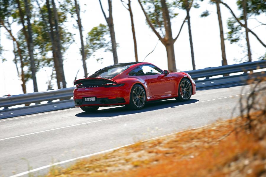  Porsche 911 Carrera S (992) 2019 года  (AU) (фото 26 из 40)